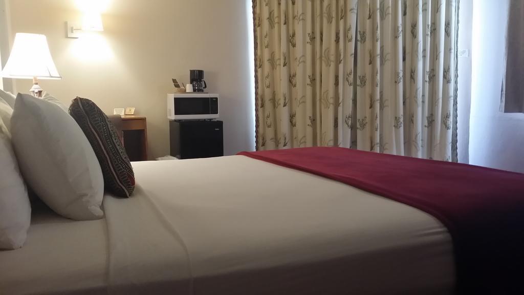 Seaspray Inn Beach Resort Палм Бийч Шорс Екстериор снимка