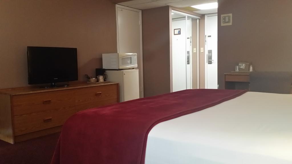 Seaspray Inn Beach Resort Палм Бийч Шорс Екстериор снимка