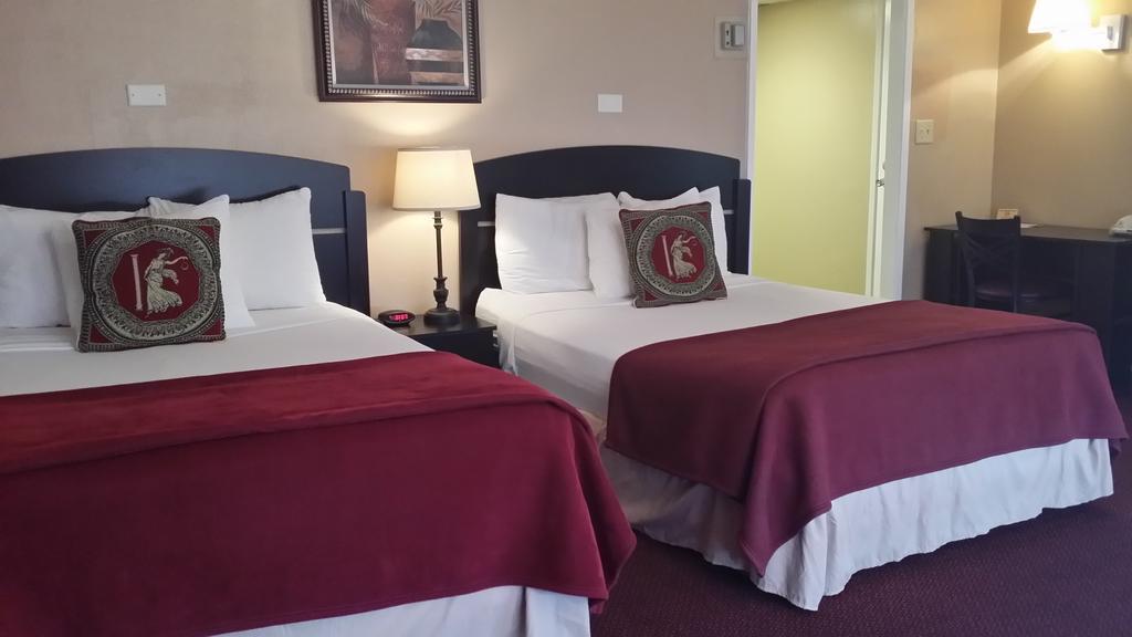 Seaspray Inn Beach Resort Палм Бийч Шорс Екстериор снимка