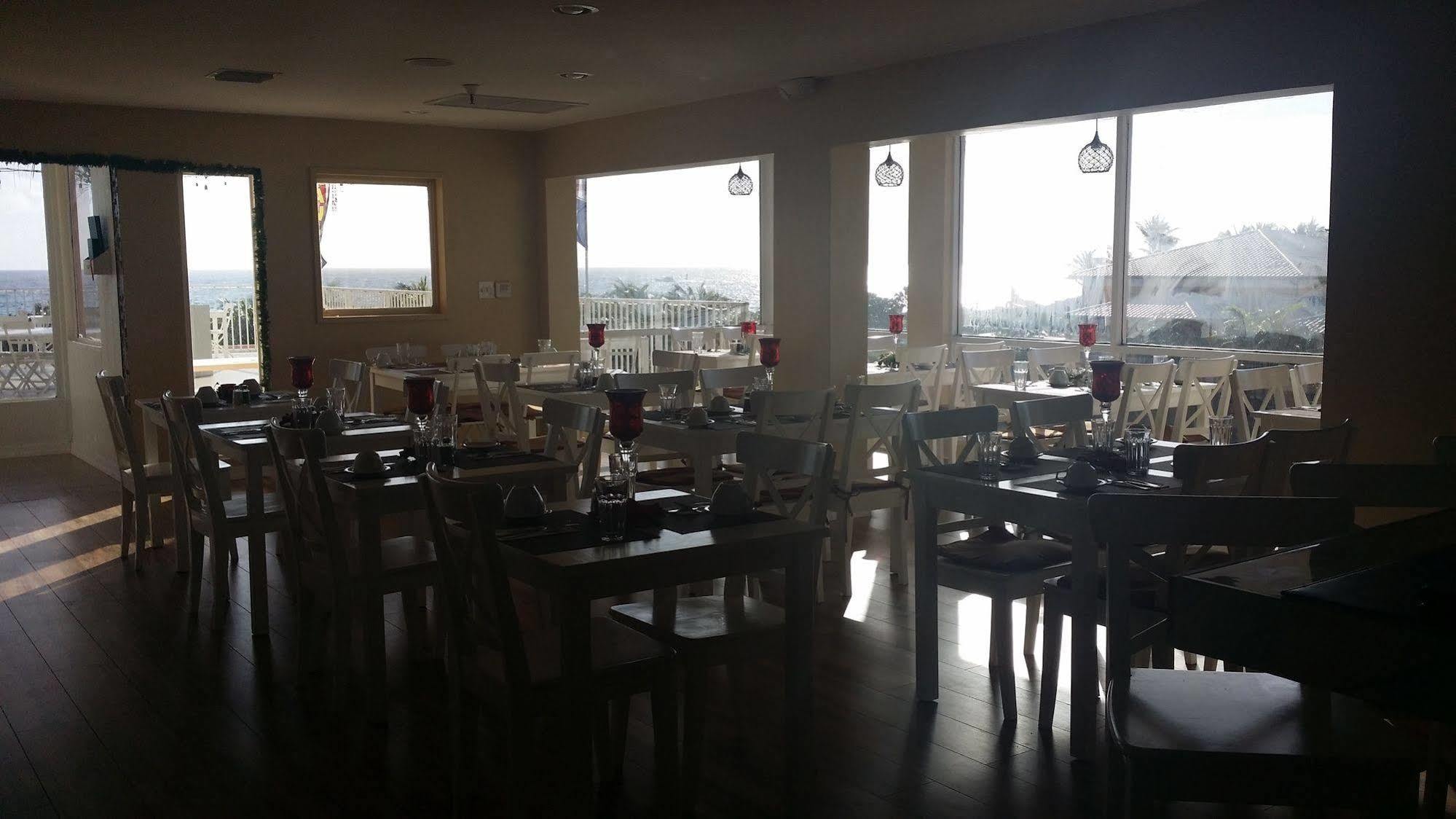 Seaspray Inn Beach Resort Палм Бийч Шорс Екстериор снимка