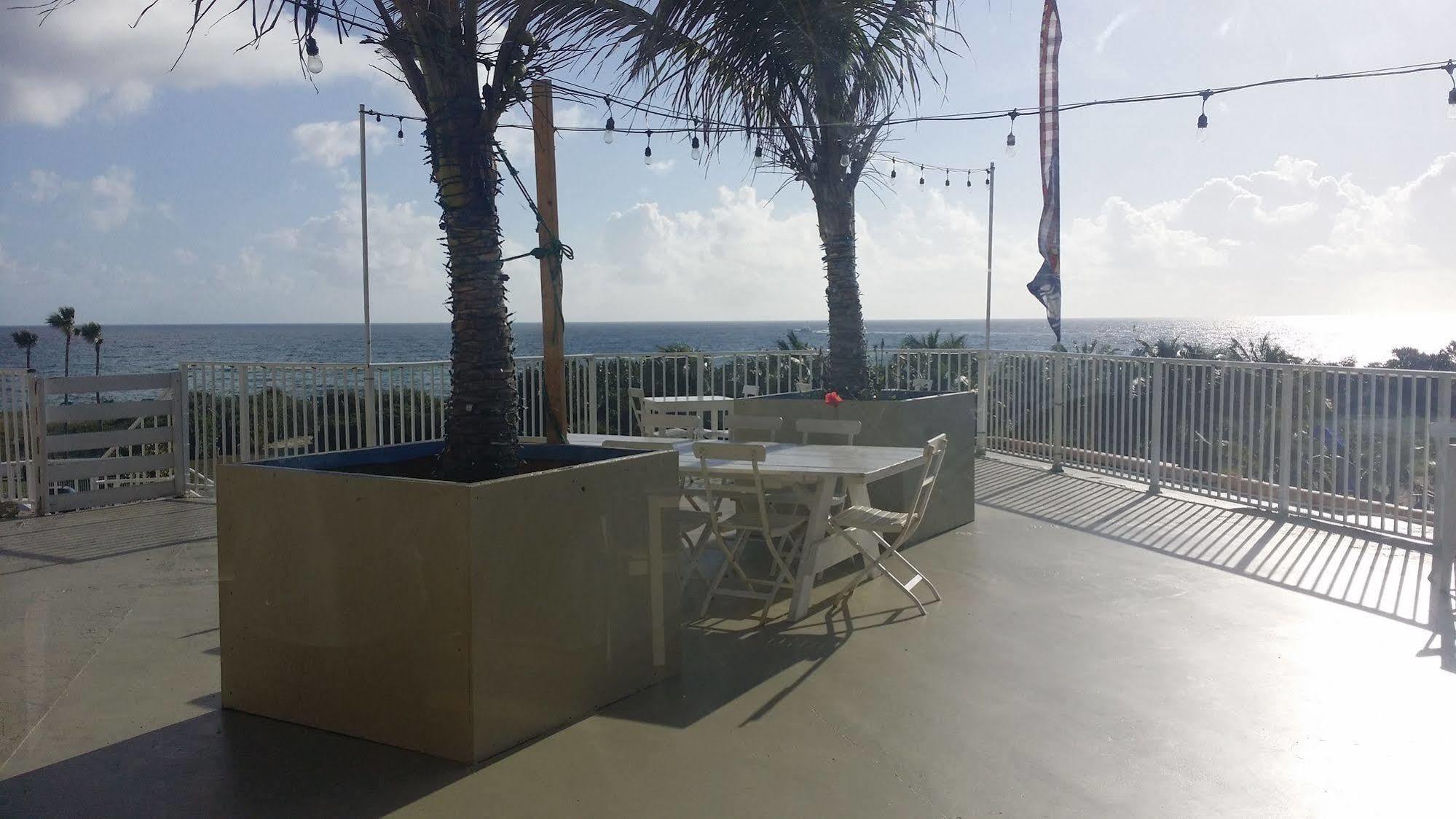 Seaspray Inn Beach Resort Палм Бийч Шорс Екстериор снимка